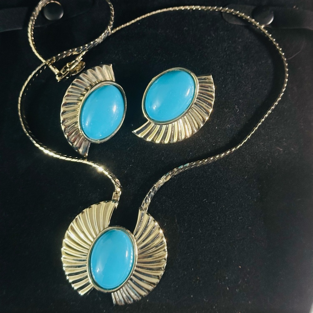 Vintage Parklane Silver Metal Toned & Turquoise Necklace & Earring Set